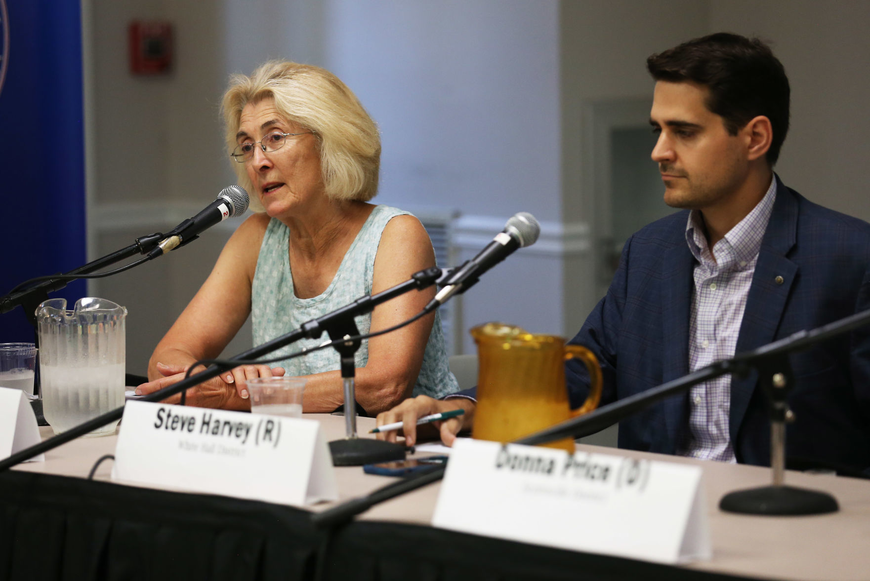 20190912_cdp_news_BosDebate441.JPG